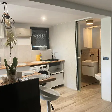 Trinity Apartment Balatonalmadi